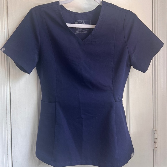 Figs Tops - FIGS Scrub Top